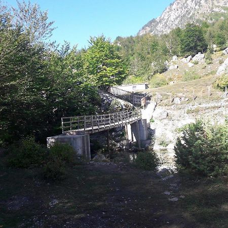 Guesthouse Arben Selimaj Bajram Curr Exterior foto