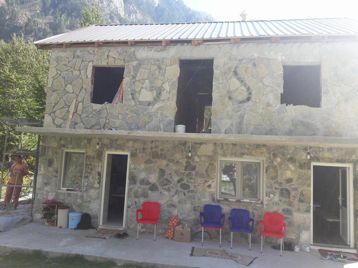 Guesthouse Arben Selimaj Bajram Curr Exterior foto
