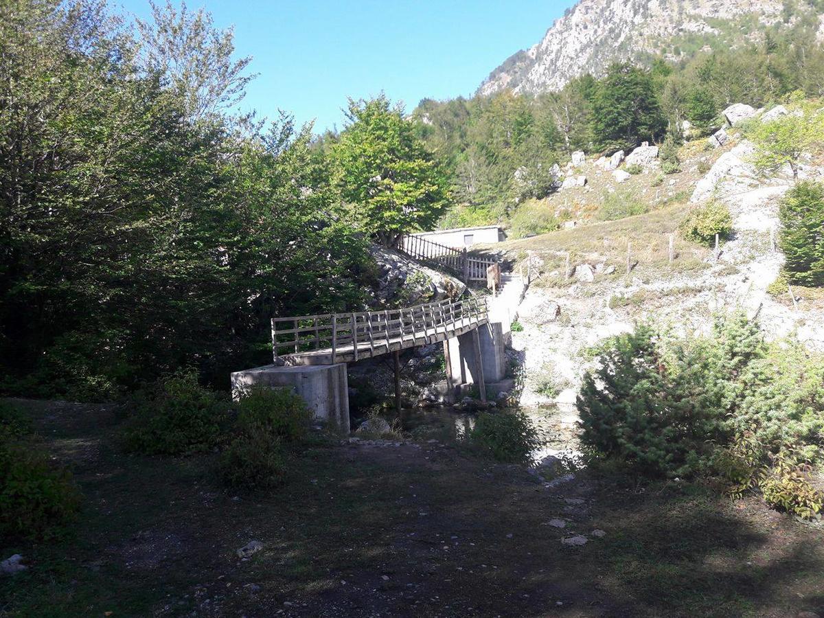 Guesthouse Arben Selimaj Bajram Curr Exterior foto
